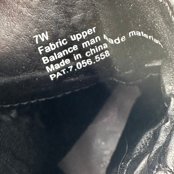 Scalloped faux suede ankle boots 7W black stacked heel round toe side insets - Picture 8 of 8